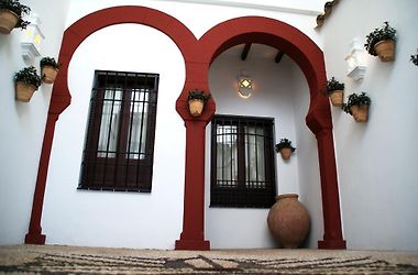 CASA PATIO DE LOS ARCOS CORDOBA (Spain) - from US$ 221 | BOOKED